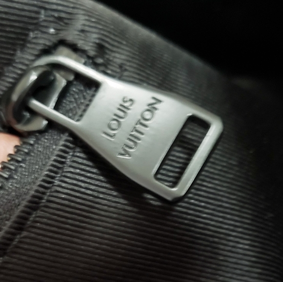 Louis Vuitton Monogram Mirror Neo Porte - Picture 14 of 17